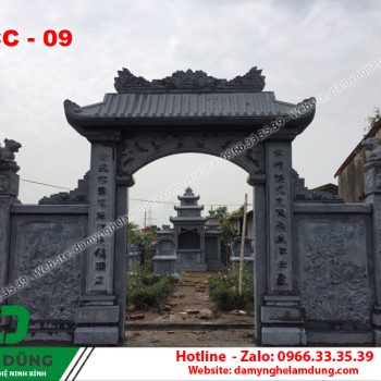 Cổng đá khu lăng mộ XCC-09