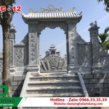 Cổng đá khu lăng mộ XCC-12