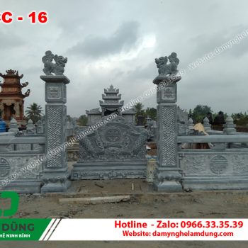 Cổng đá khu lăng mộ XCC-16
