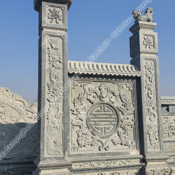 Cổng đá khu lăng mộ XCC-22