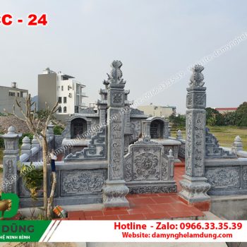 Cổng đá khu lăng mộ XCC-24