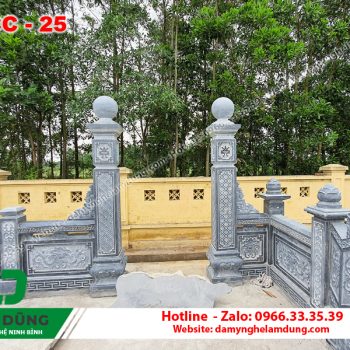 Cổng đá khu lăng mộ XCC-25