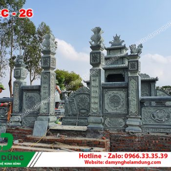 Cổng đá khu lăng mộ XCC-26