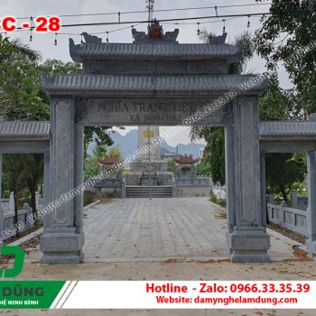 Cổng đá khu lăng mộ XCC-28