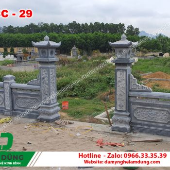 Cổng đá khu lăng mộ XCC-29
