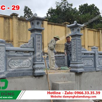 Cổng đá khu lăng mộ XCC-29