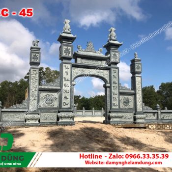 Cổng đá khu lăng mộ XCC-45