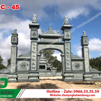 Cổng đá khu lăng mộ XCC-45